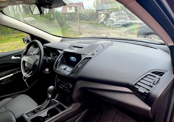 Ford Escape cena 48900 przebieg: 98049, rok produkcji 2017 z Opoczno małe 67